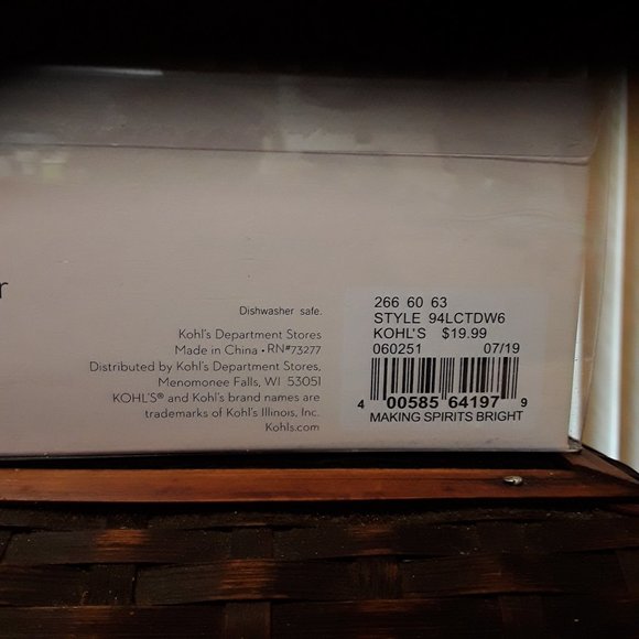 LC Lauren Conrad Polar Bear Salt/Pepper Shaker - Picture 5 of 6